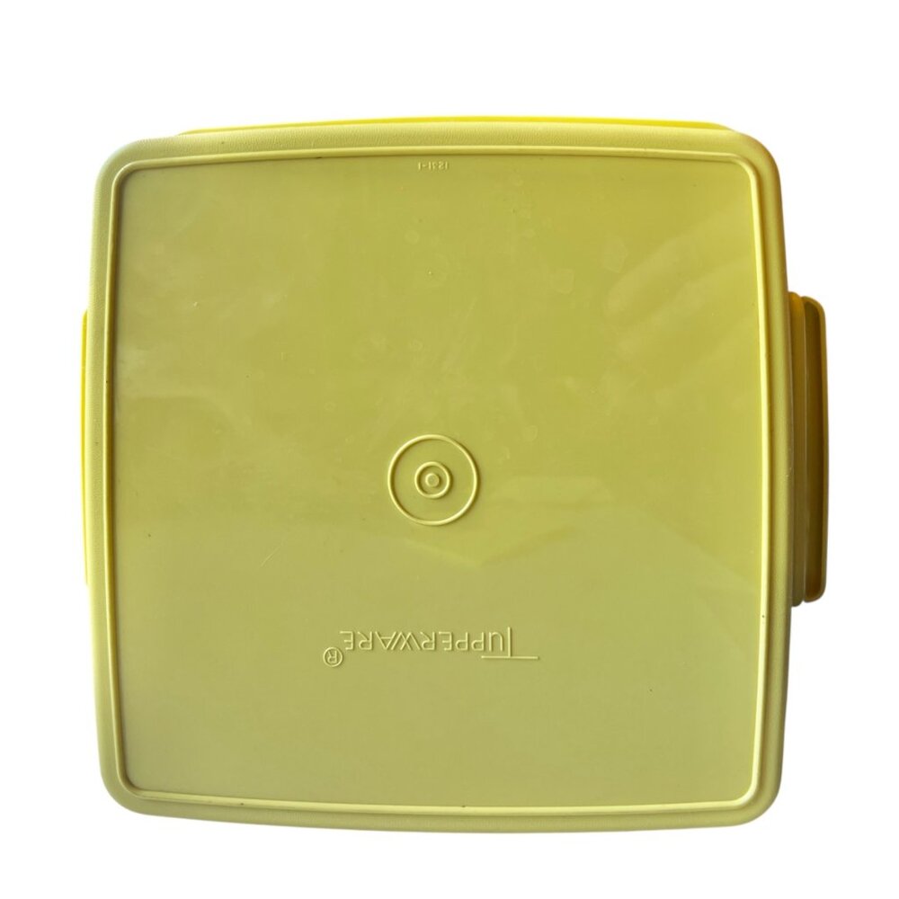 Tupperware Portable Food Set With Insets & Handle - Yellow Plastic Containers - Picture 12 of 12